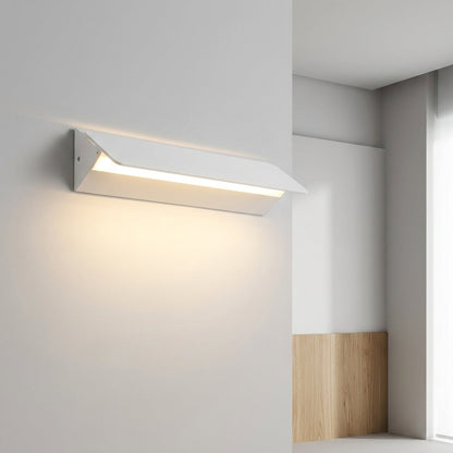 Lampada da Parete LED in Metallo Orientabile dal Design Minimalista | Dolcelina