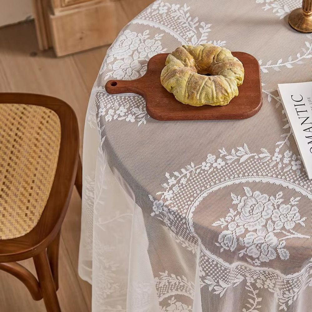 Tovaglia Rotonda Floreale in Pizzo Trasparente Decorativo | Lucemattina