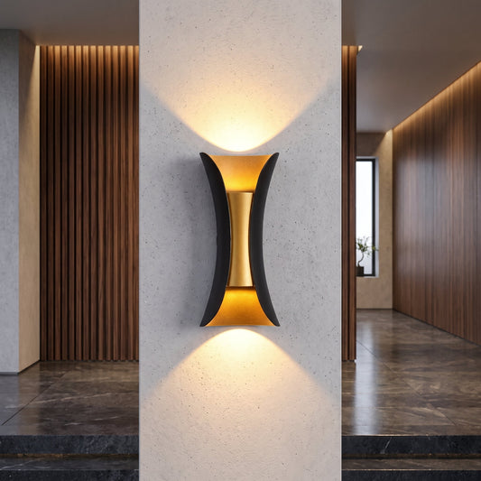 Lampada da Parete Curva LED per Esterni dal Design Moderno | Zorvetha