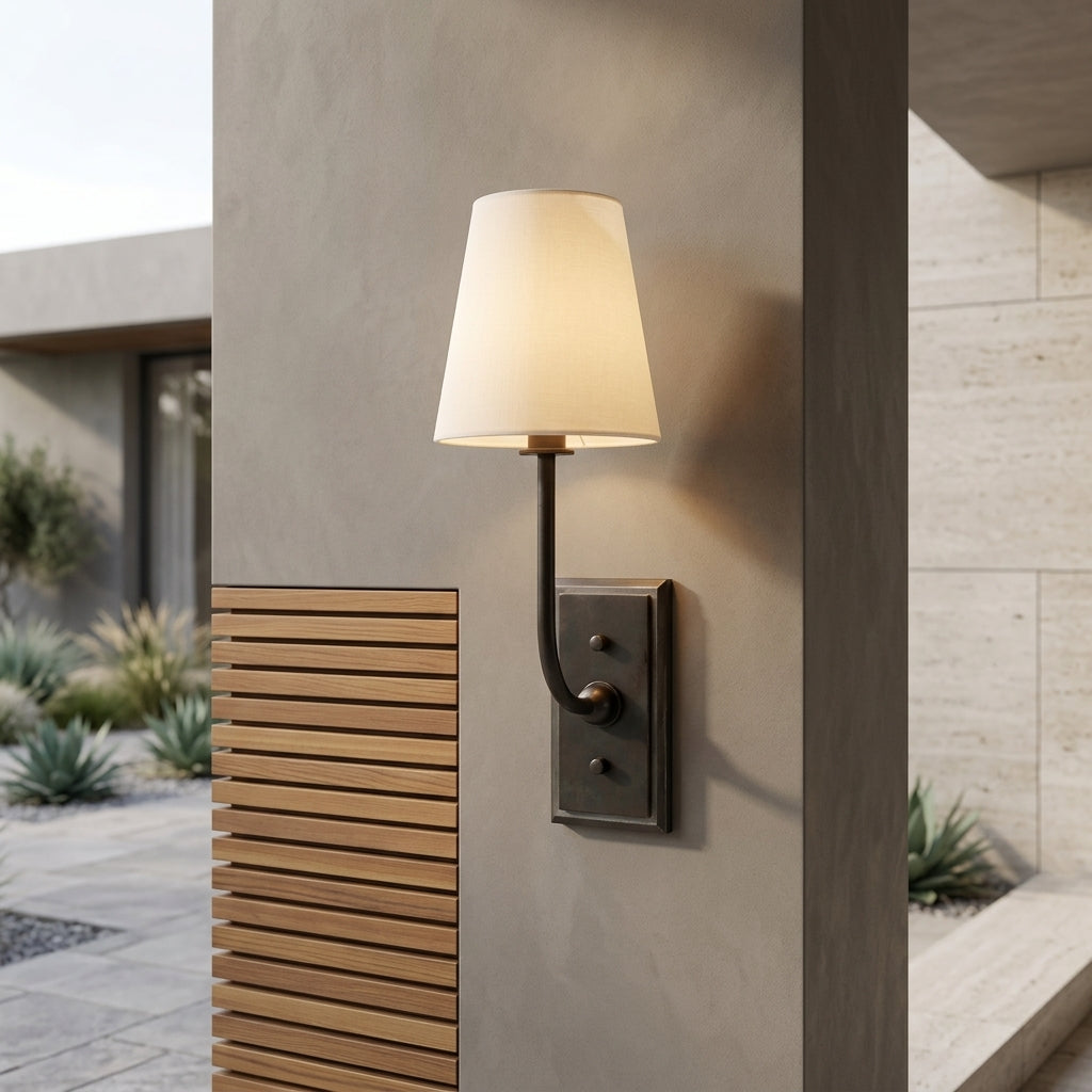 Lampada da Parete Classica in Ottone con Paralume Tessile | Casanovaia